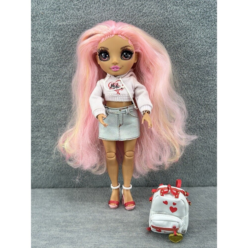 RAINBOW JUNIOR HIGH SPECIAL EDITION Kia Hart 9” Collectible Rainbow High Doll
